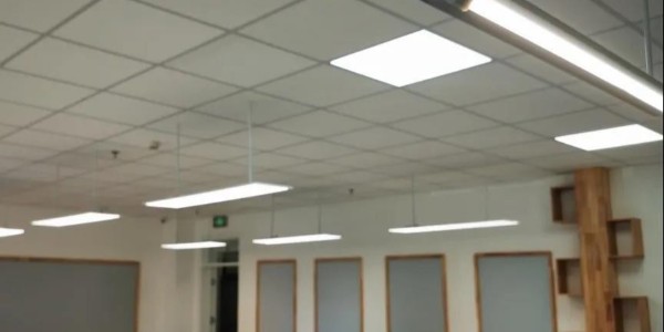 中小学教室黑板灯设计安装要求!